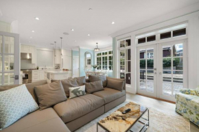 Luxury 4 beds Ocean-View house Center of Vancouver